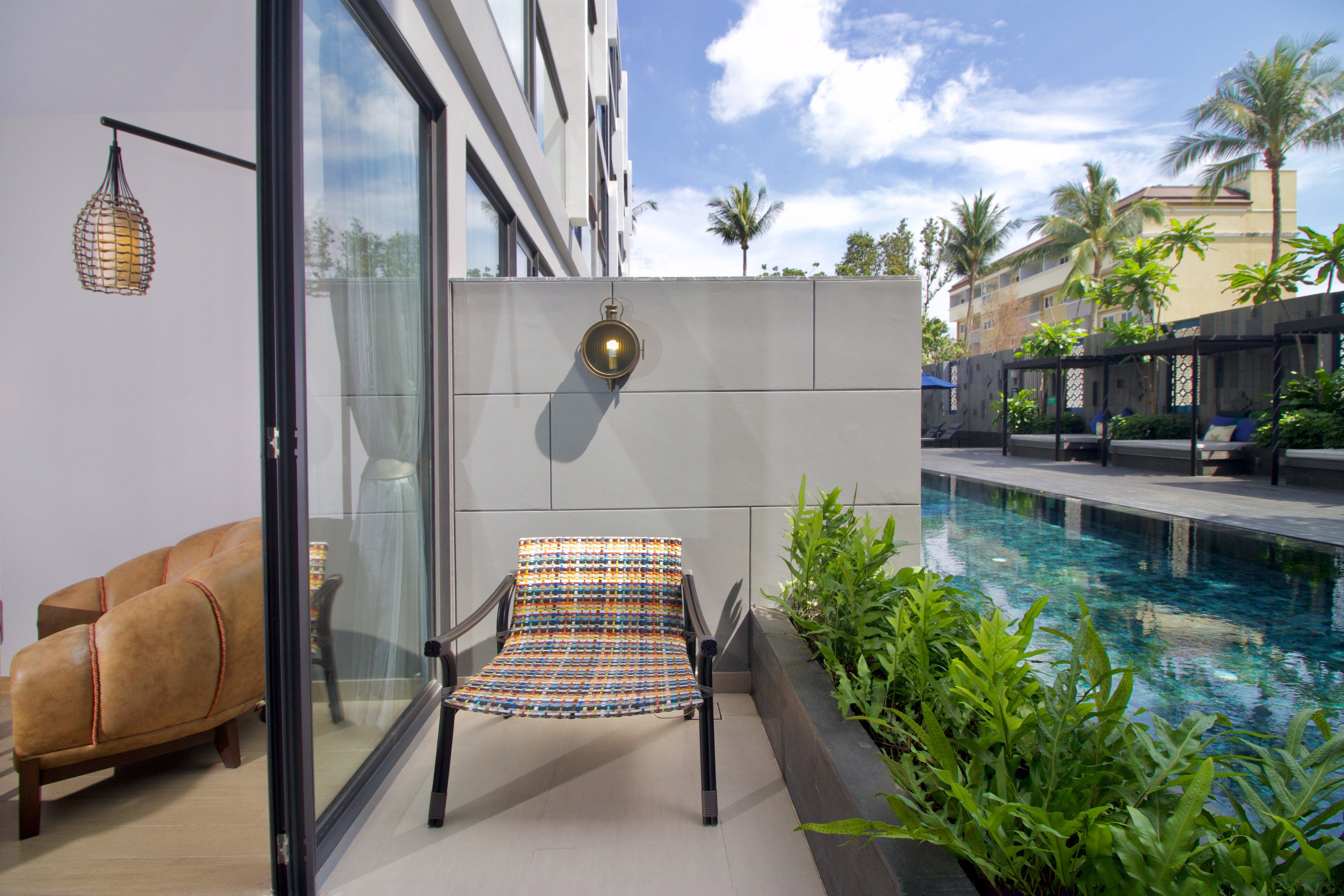 Hotel Indigo Phuket Patong By Ihg Εξωτερικό φωτογραφία The swimming pool at the hotel