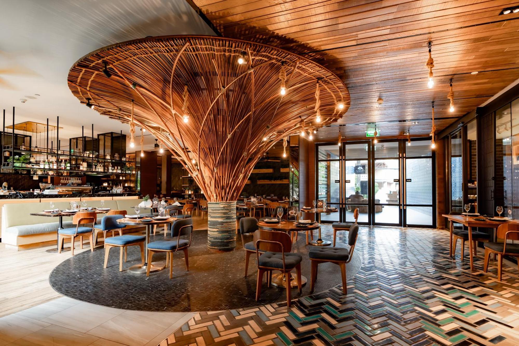 Hotel Indigo Phuket Patong By Ihg Εξωτερικό φωτογραφία The restaurant at The Standard East Village